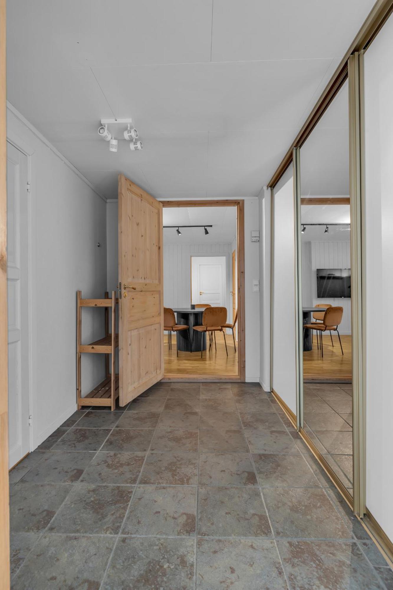 Central Large Modern House With A View Tromso Exterior photo
